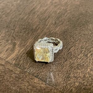 Victoria Wieck NWOT Absolute Simulated Yellow Diamond Ring